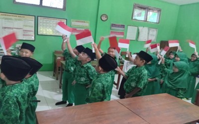 Kegiatan Pembelajaran Pendidikan Pancasila “Mengenal Indonesia” di Kelas 1B MI Wachid Hasyim